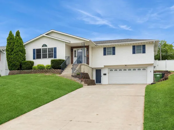 1106 26th Ave N, Clinton, IA 52732