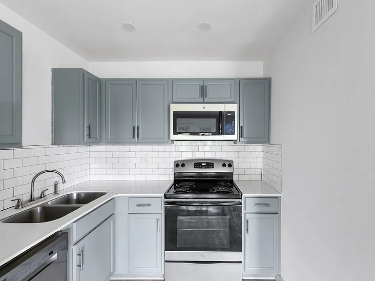 3021 Clairmont Ave S — Photo 18