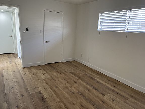 5th image of 825 E Marlette Ave #835-2
