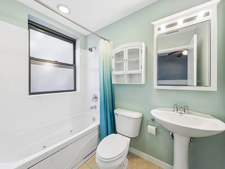6829 N Lakewood Ave #1 — Photo 17