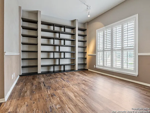 18 Nikita Dr — Photo 6