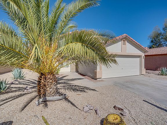 4th image of 963 N Maria Ln