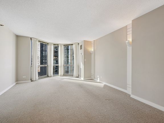 5th image of 195 N Harbor Dr APT 2609