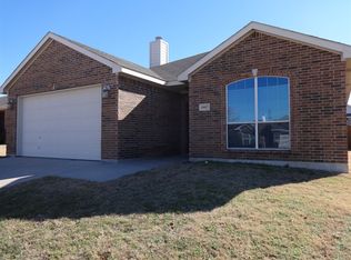 10417 Hogan Dr, Benbrook, TX 76126