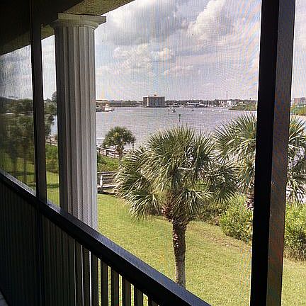 5th image of 462 Bouchelle Dr APT 304