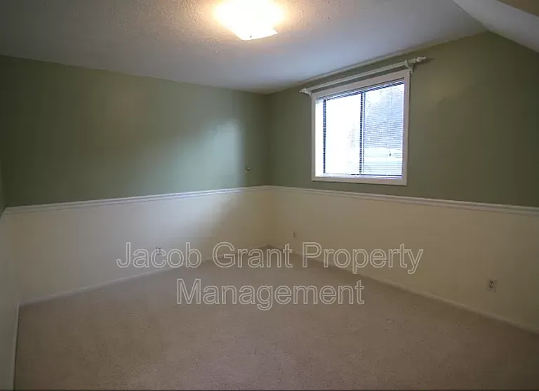 612 John Adams Ct — Photo 6