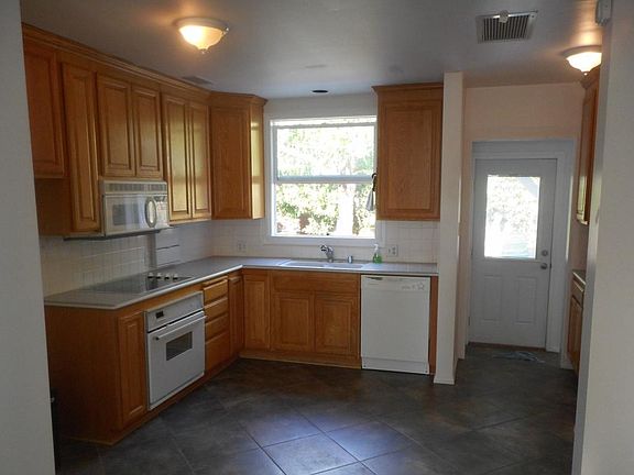 5th image of 4110 San Anseline Ave