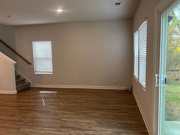 4th image of 408 Hillrock Ct