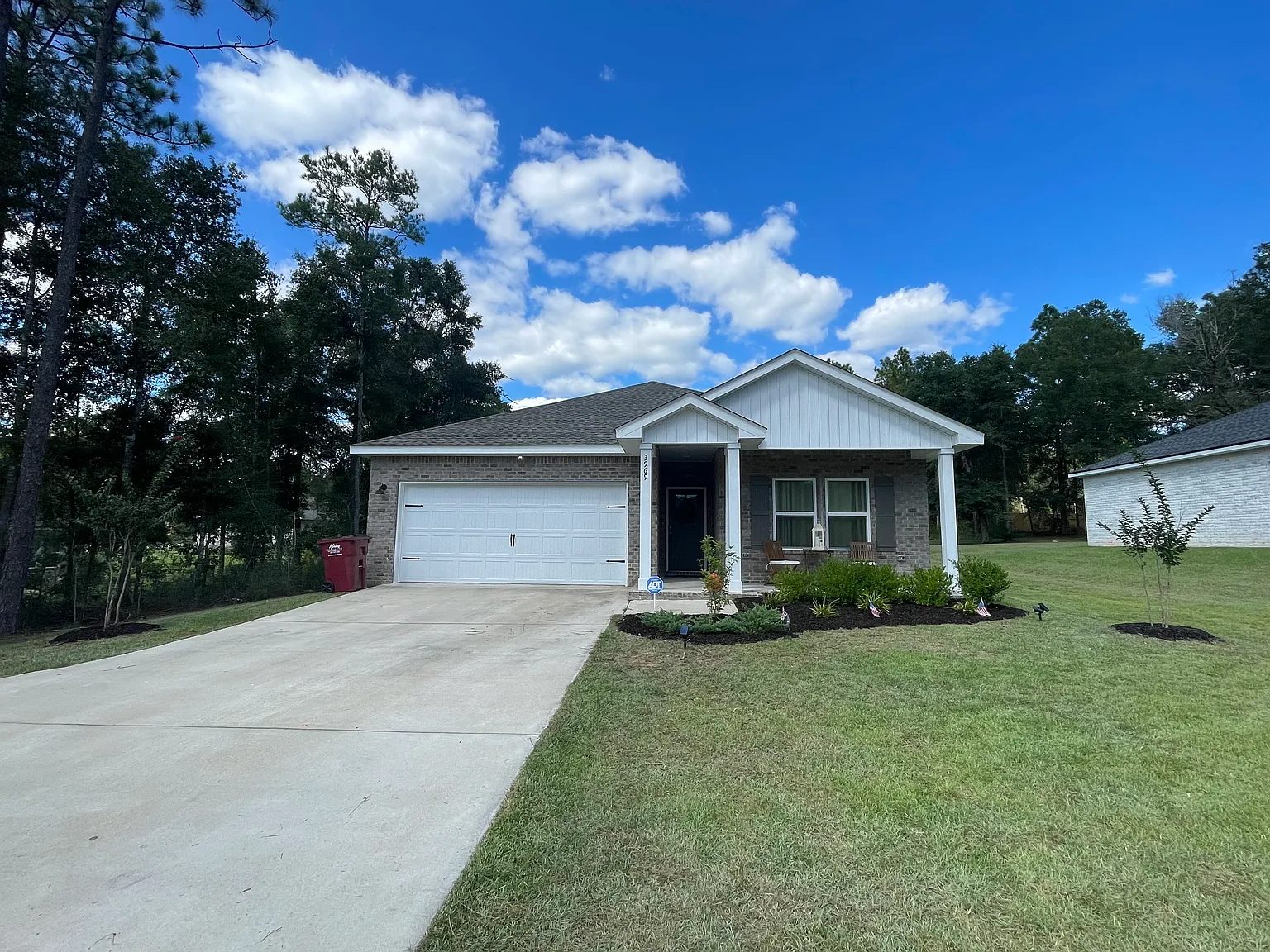 3 bed, 1398 sqft, $1,950 — Photo 1
