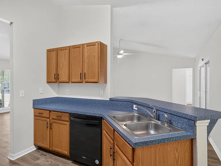 8038 SW 67th Rd — Photo 23
