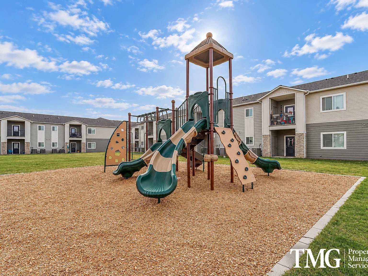 Ridgecrest Apartments — Photo 2