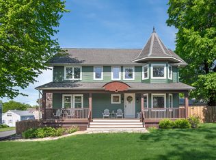 16 Mountain View Ave, Ridgefield, CT 06877