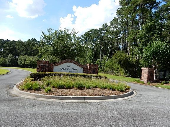 4th image of 51 Wellington Cir
