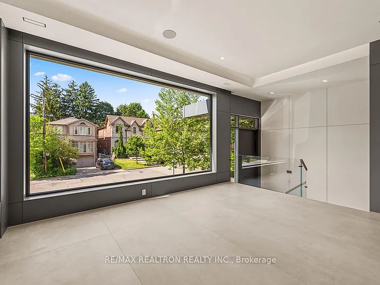 107 Elmwood Ave — Photo 4