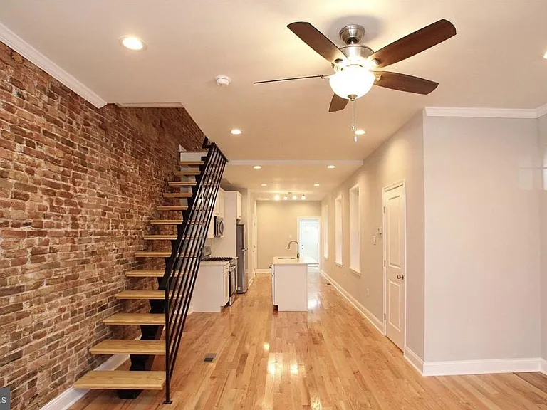758 N 43rd St — Photo 3