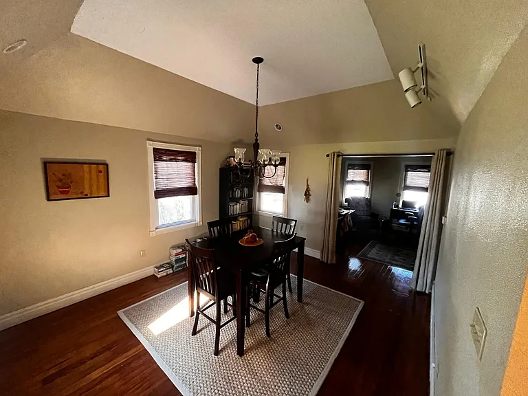 1213 Washington St — Photo 3