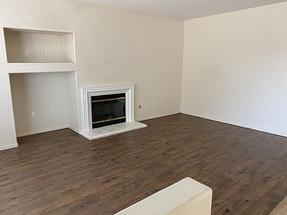 3rd image of 1126 W Encore Dr