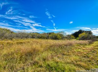 118 Shannon Ridge Dr, Floresville, TX 78114