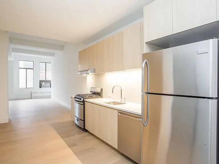 31 E 31st St #5C — Photo 3