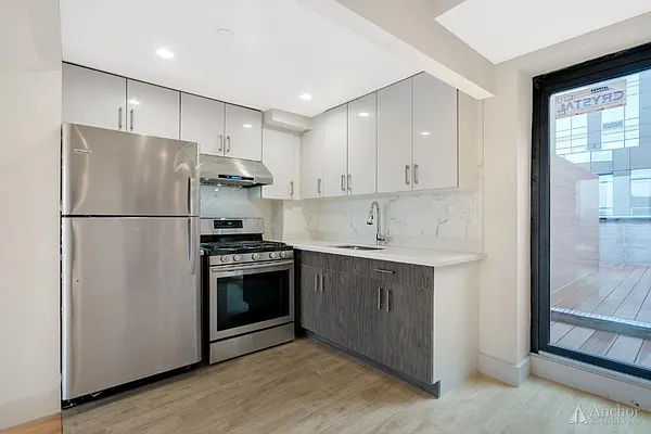 Rented by Anchor Associates | media 10