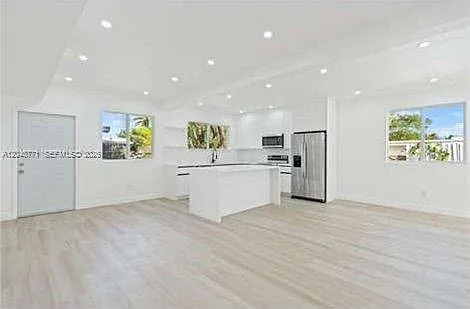 5701 SW 41st St — Photo 7