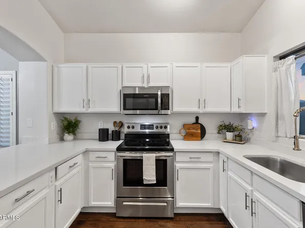 8814 W Shaw Butte Drive, Peoria, AZ 85345