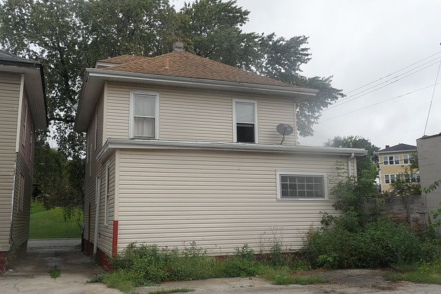 2nd image of 104 Woodlawn Ave