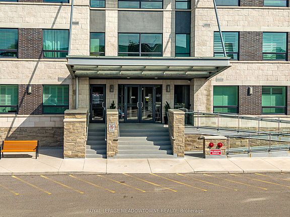 3rd image of 383 Main St E #313