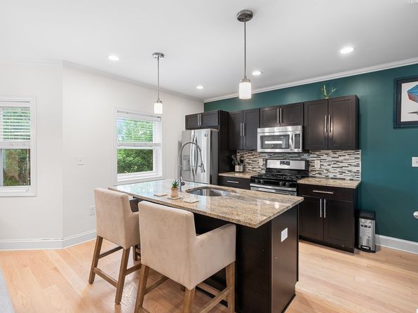 9 Lisbeth St #9