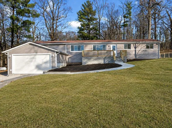 576 N Hartstrait Rd, Bloomington, IN 47404