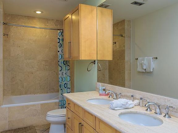 5th image of 310A Padre Blvd