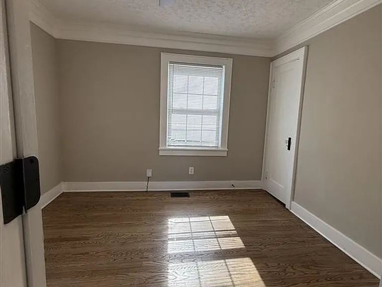 287 E Eastland St — Photo 5