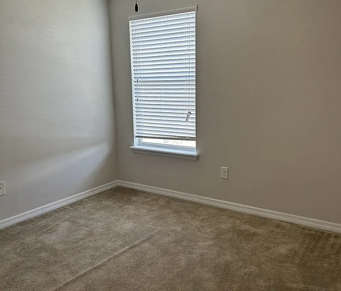 12219 Fairlawn Dr — Photo 26