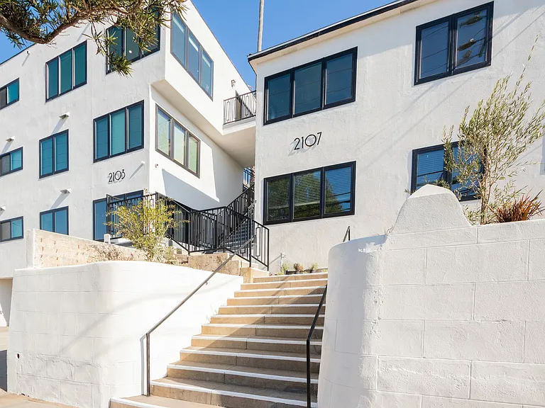 The Coastal Apartments — Photo 7