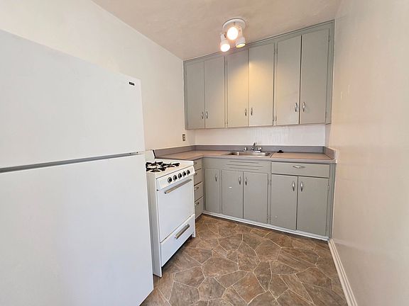5th image of 1020 14th St #8