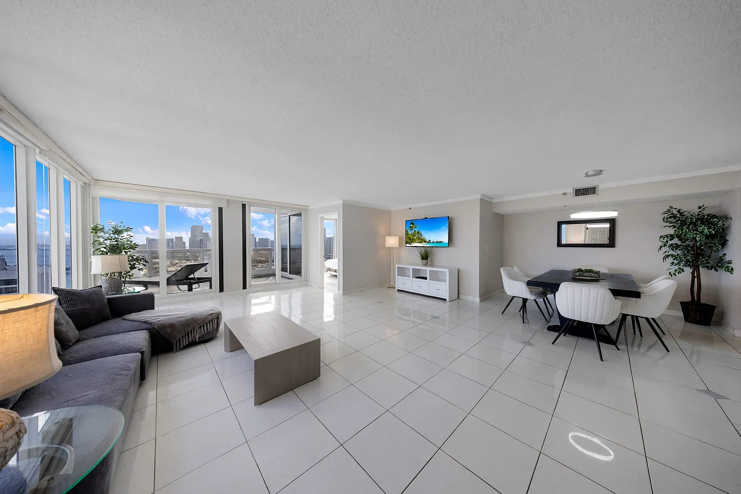 2 bed, 2.0 bath, 1506 sqft, $7,541 — Photo 2