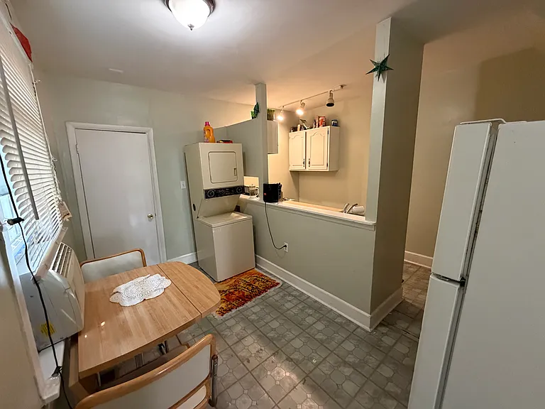 44 Parkin St — Photo 4