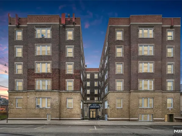 101 73rd St, North Bergen, NJ 07047