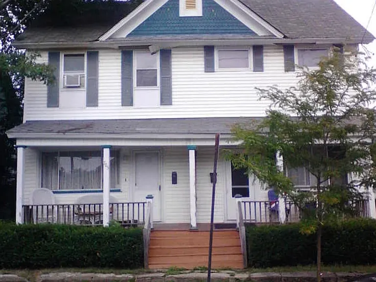 705-707 Jefferson Ave — Photo 1