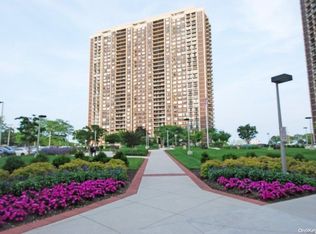 27110 Grand Central Pkwy APT 24A, Floral Park, NY