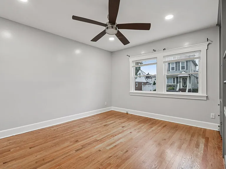 56 Gordon St — Photo 8