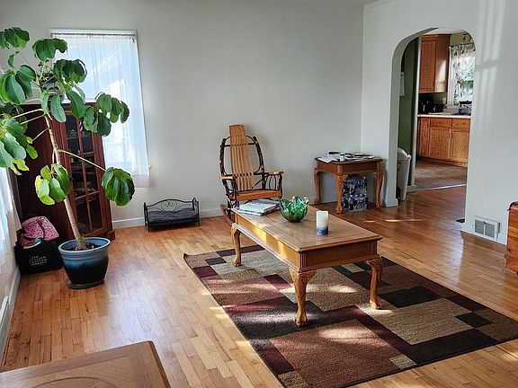 4th image of 807 Magnolia Dr