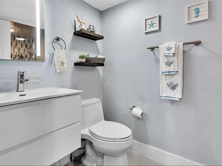 6423 Collins Ave #409 — Photo 21