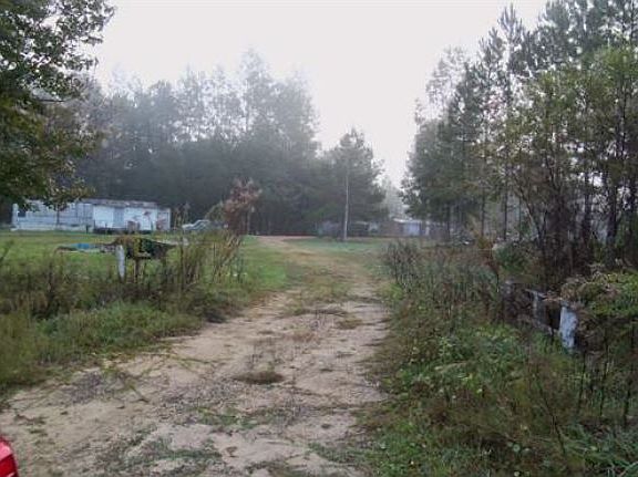 4th image of 17001 NE Tupelo Dr