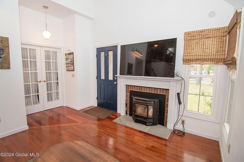 5th image of 11 Woodmint Place