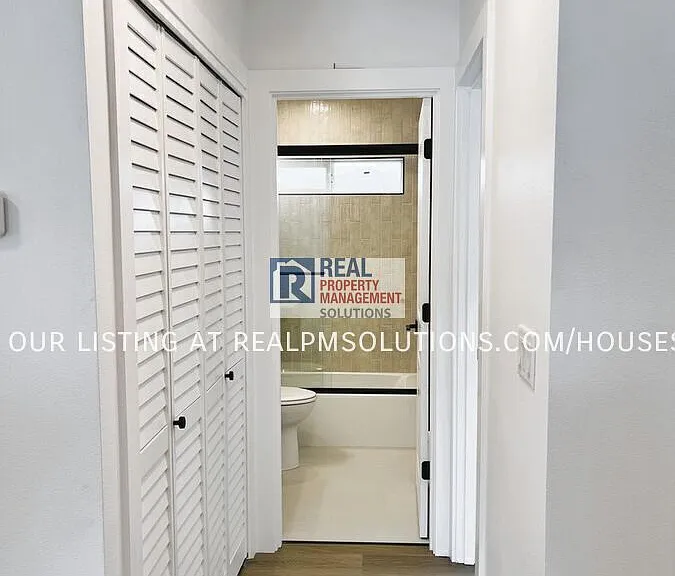 585 NE 113th Ave #585A — Photo 32
