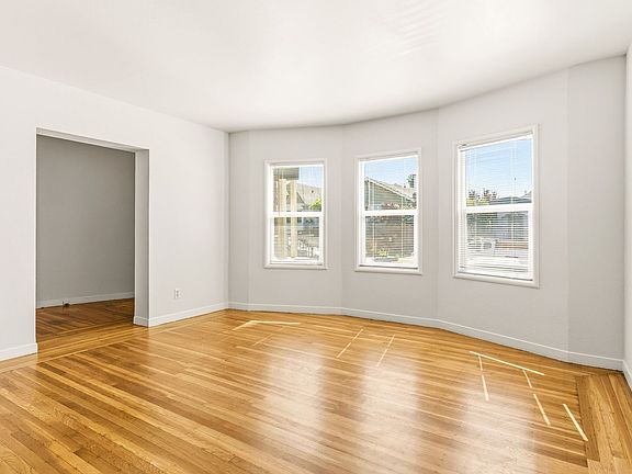 3rd image of 742 Alcatraz Ave Unit 1