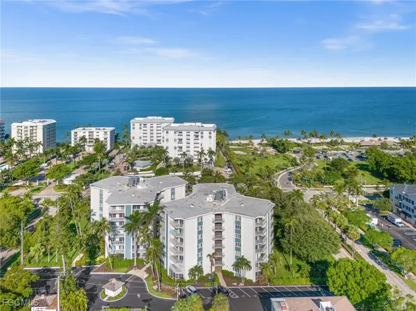 1300 Gulf Shore Blvd N APT 701, Naples, FL 34102