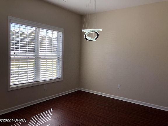 4th image of 523 Park Meadows Dr