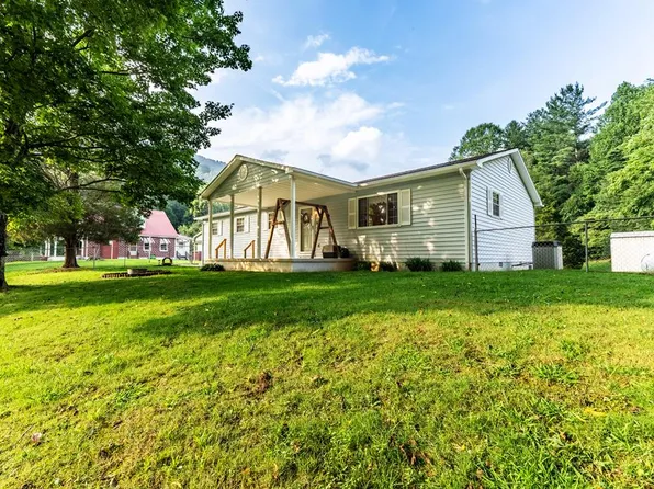 120 Tranquil Ct, Naoma, WV 25140